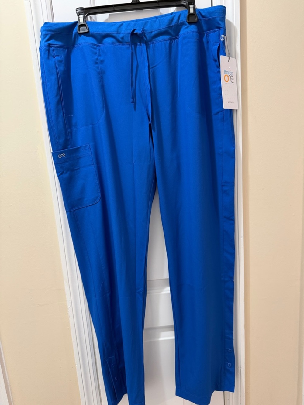 NWT Barco One 5205 4-Pocket Knit Waist Seamed Scrub Pant in the color New Royal